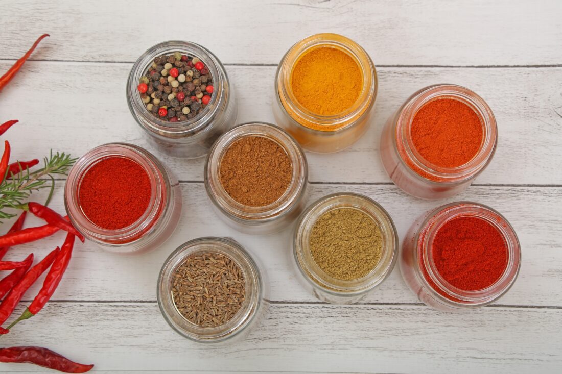 バーベキューやアウトドアにおすすめのスパイスとは？人気商品・自作レシピも紹介！